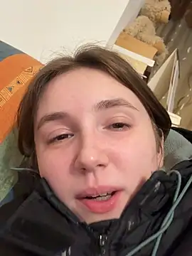 Aliiiii18 online show from March 6, 10:27 pm