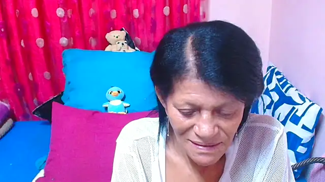 SLUTTYROXY online show from April 18, 7:07 pm