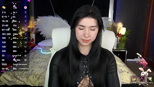 EmilyCandyy online show from April 11, 6:30 am