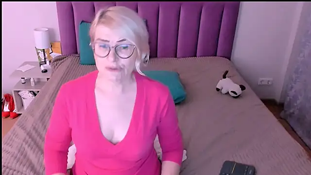 sabrinamacmarren online show from November 16, 7:03 pm