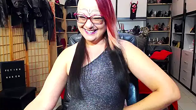 LindaDaemonX online show from September 25, 7:40 am