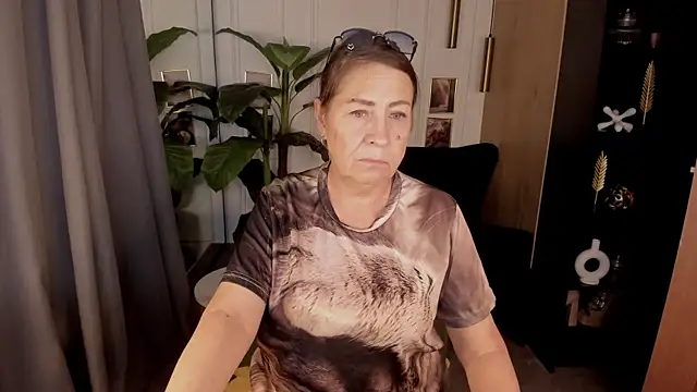 LindaPassionate online show from July 28, 1:10 pm