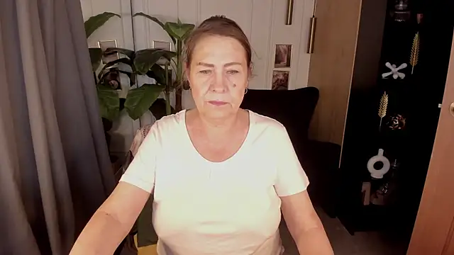 LindaPassionate online show from July 28, 3:21 pm