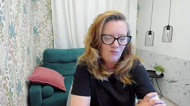 LeaPure online show from June 21, 5:22 am