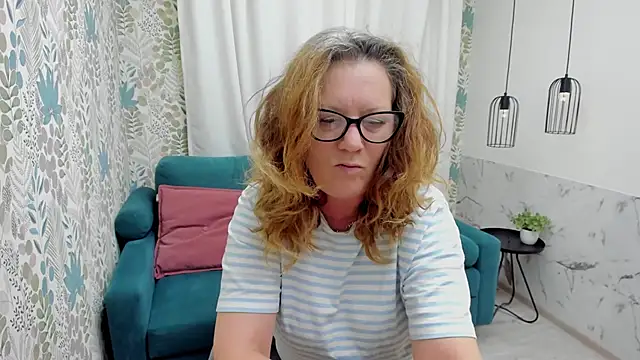 LeaPure online show from June 13, 5:27 am