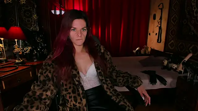 MargoTigress online show from April 8, 10:50 am