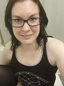 DesreRose online show from June 16, 1:28 am