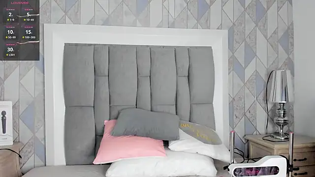 Princsgirl  online show from November 25, 7:36 pm