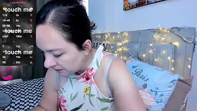angelaagomez online show from May 4, 5:06 pm