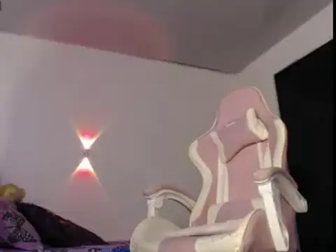 vittoriaromano online show from March 27, 2:35 am