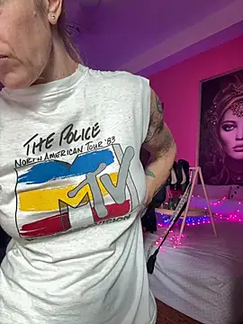 mommyselenafit  online show from December 21, 6:39 am