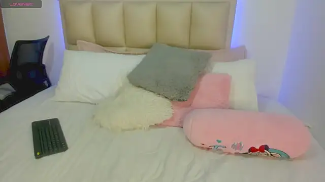 EbonyDream77 online show from July 28, 3:21 pm