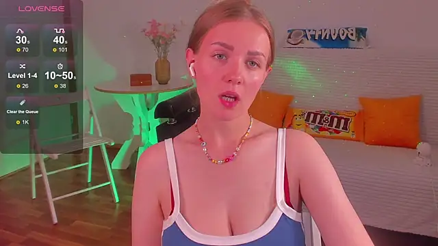 SweetMilkis online show from July 18, 6:32 pm