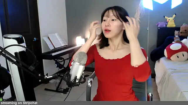 raspberryroll online show from February 10, 2:20 pm