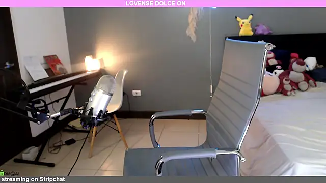 raspberryroll online show from December 19, 5:49 pm