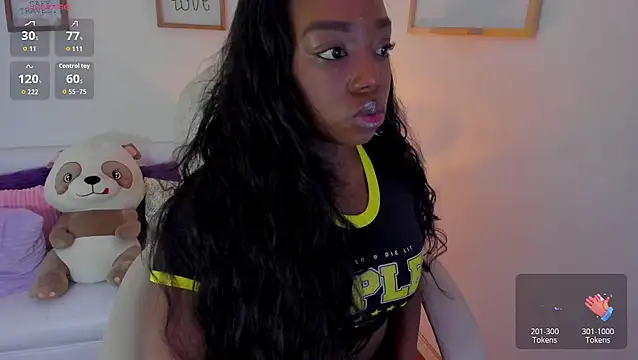 zobe love online show from December 1, 6:10 pm