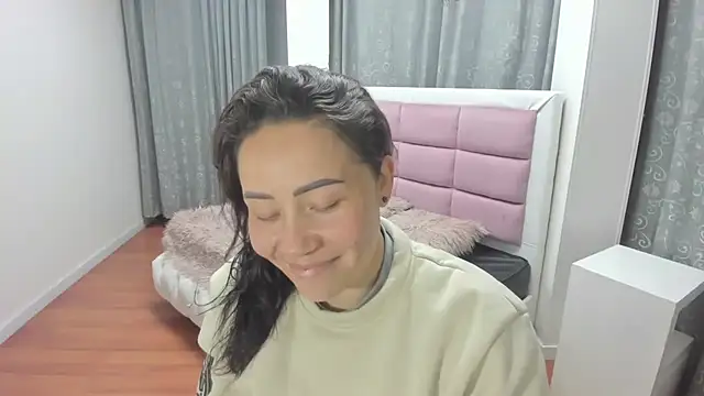 gaby trent online show from July 16, 10:09 am