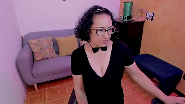 Snapshot of scarlet_wet chatting on October 15, 1:52 am scarlet wet online show from October 15, 1:52 am