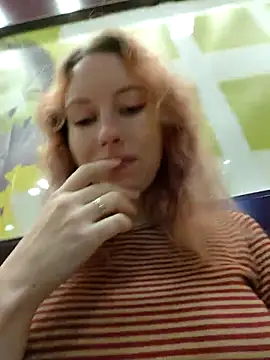 Snapshot of Frost_foxy chatting on October 11, 2:16 am Frost foxy online show from October 11, 2:16 am