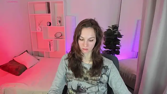 MirandaGlow online show from April 11, 5:35 am