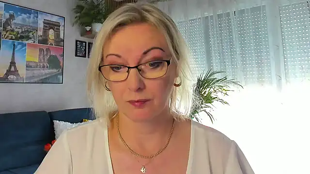 vanessa chat online show from May 10, 1:24 pm