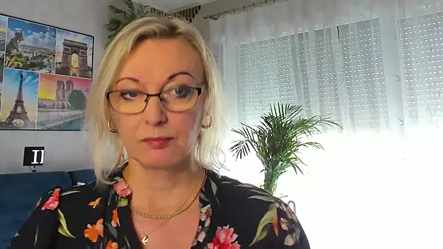 vanessa chat online show from May 21, 1:31 pm