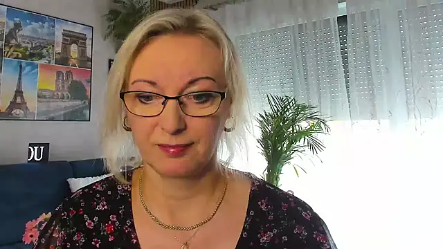 vanessa chat online show from May 20, 1:30 pm