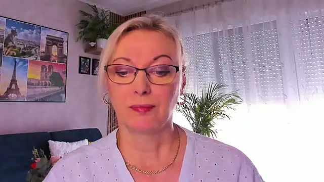 vanessa chat online show from May 11, 1:35 pm