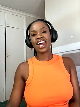 LuciousLips96 online show from September 25, 10:58 am