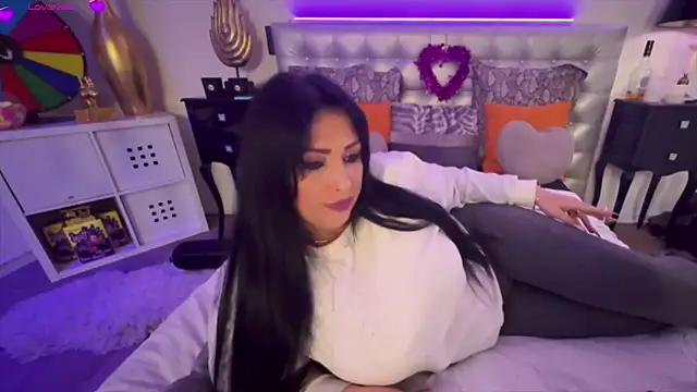 TiffanyRoxx online show from February 3, 7:29 pm