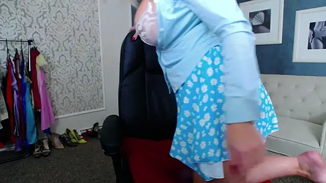 MissKora online show from November 28, 6:05 am