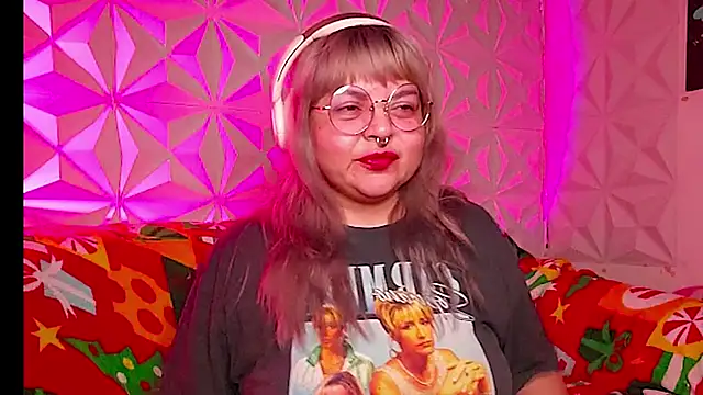 Satyn doll online show from December 23, 2:04 am