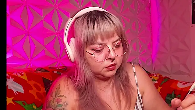 Satyn doll online show from December 21, 2:05 am