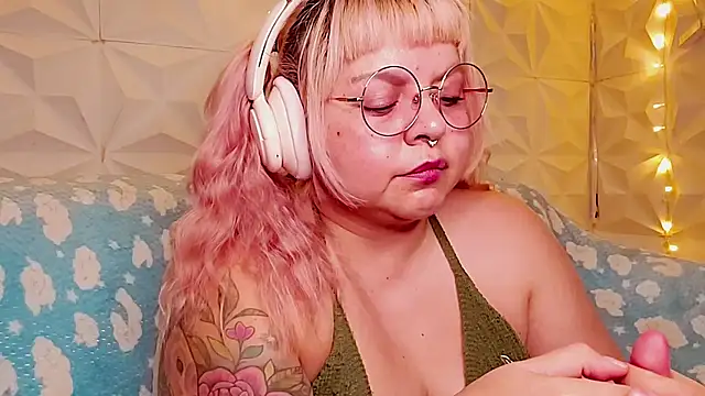 Satyn doll online show from May 18, 2:10 am