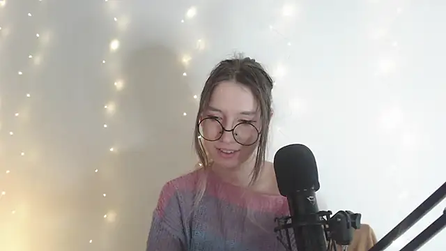  Hanna Moon  online show from January 14, 11:48 am