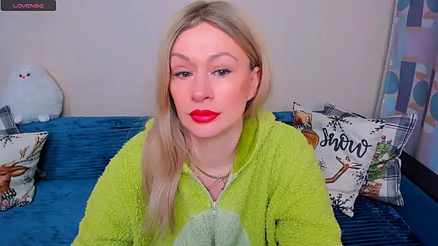 EllenMoore online show from March 4, 3:13 am