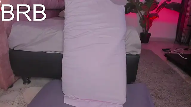 Secret chells online show from April 15, 7:58 pm