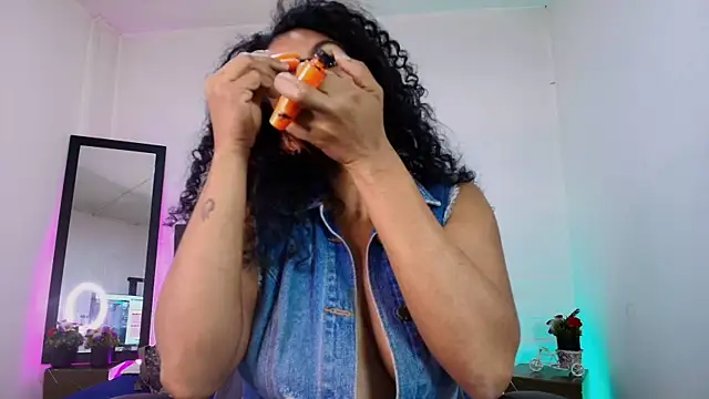 Snapshot of Ellie_Alves chatting on September 14, 2:48 pm Ellie Alves online show from September 14, 2:48 pm