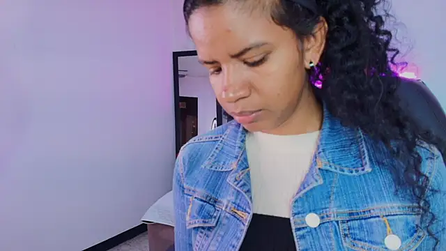 Snapshot of Ellie_Alves chatting on September 23, 1:42 pm Ellie Alves online show from September 23, 1:42 pm