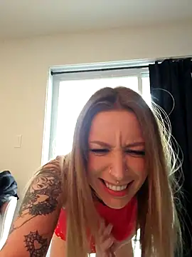 LilyOrion online show from March 31, 6:52 pm