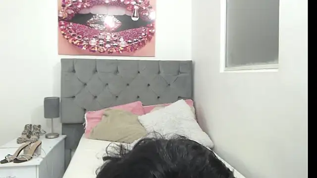 kirajohnson online show from February 20, 11:12 am