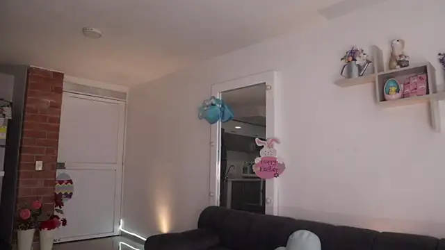  Vahos  online show from April 7, 5:15 pm