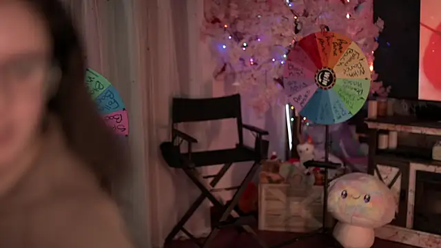 Nikki Torres online show from January 15, 4:51 am