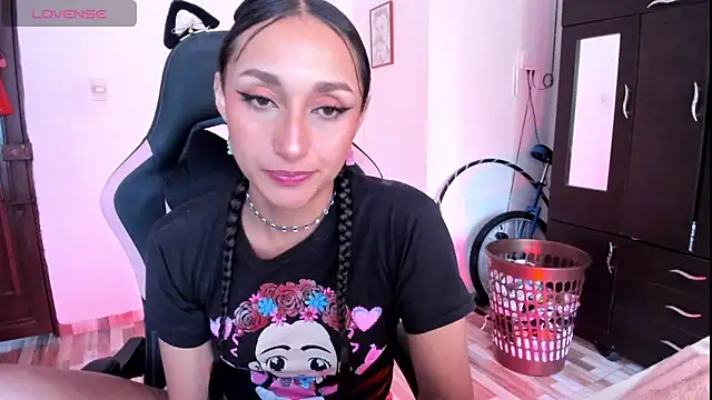 adrena 10 online show from April 6, 2:40 pm