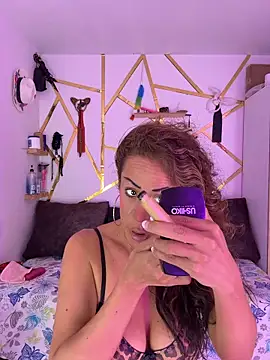 YOURSDEBORA online show from June 22, 7:11 pm