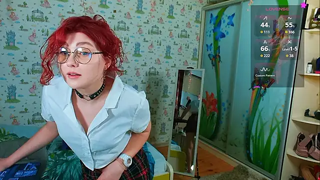 SmokyRose online show from February 4, 12:30 pm