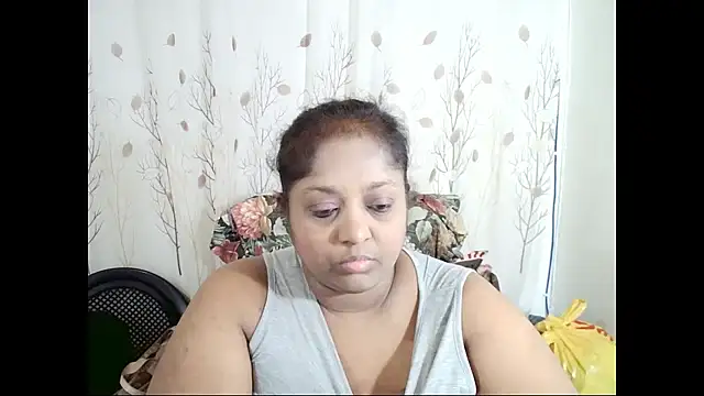 Snapshot of Indiantasha chatting on September 28, 5:29 pm Indiantasha online show from September 28, 5:29 pm