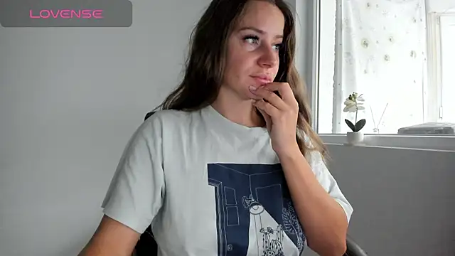 DiamondKay online show from October 4, 7:25 am