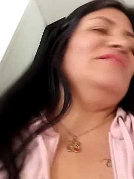Snapshot of salomexlove_20 chatting on September 13, 2:03 pm salomexlove 20 online show from September 13, 2:03 pm