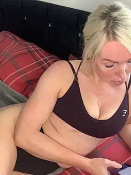 modeljadeelee online show from September 26, 1:31 pm